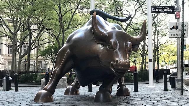 电竞女神助力新游，首秀抢眼引关注